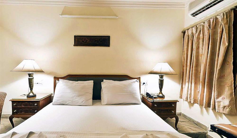 Hari Piorko - Railway Station Hotel New Delhi
