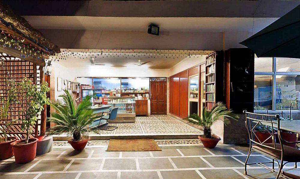 Hari Piorko - Railway Station Hotel 3*