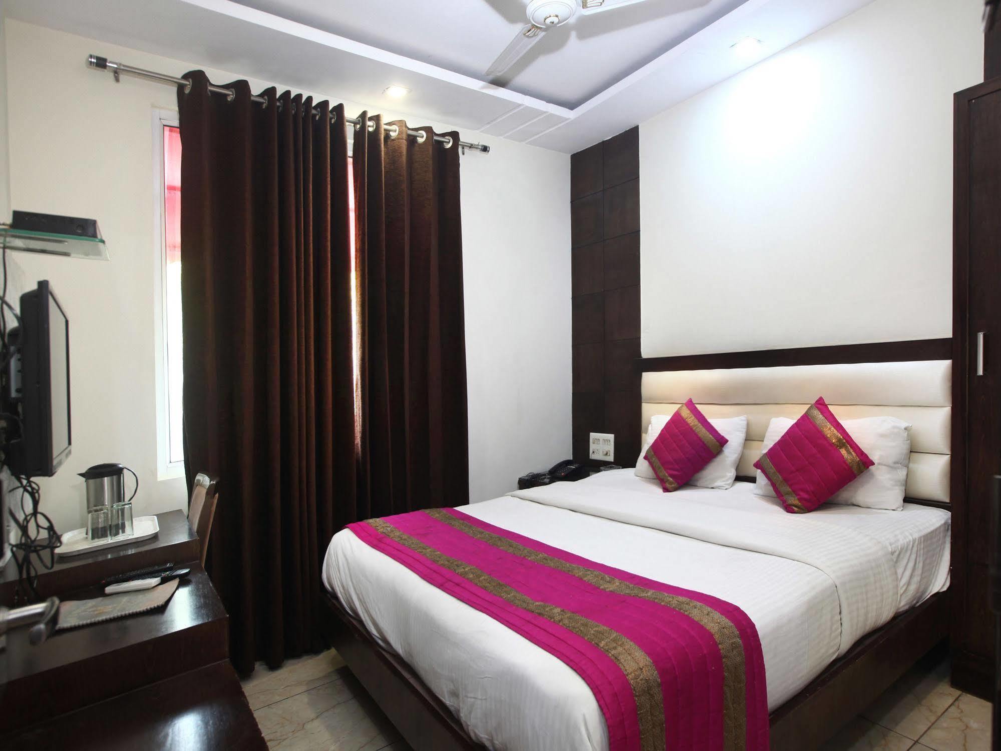 Hari Piorko - Railway Station Hotel New Delhi